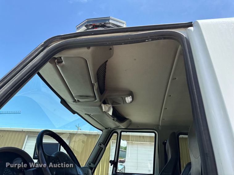 image for item DQ6670 2016 International 7400 sewer rodder truck