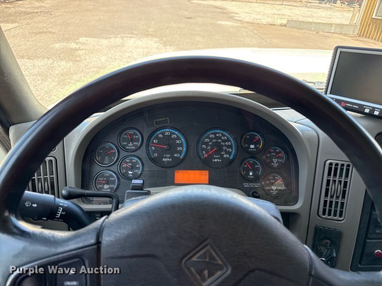 image for item DQ6670 2016 International 7400 sewer rodder truck