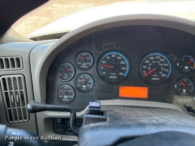 image for item DQ6670 2016 International 7400 sewer rodder truck