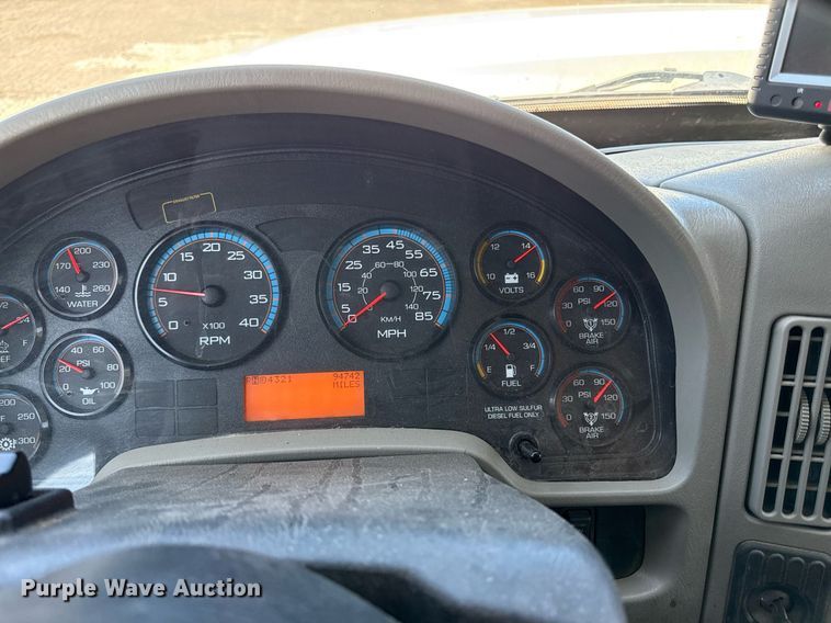 image for item DQ6670 2016 International 7400 sewer rodder truck