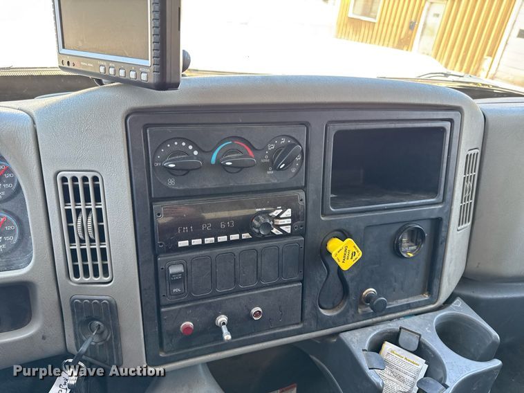 image for item DQ6670 2016 International 7400 sewer rodder truck