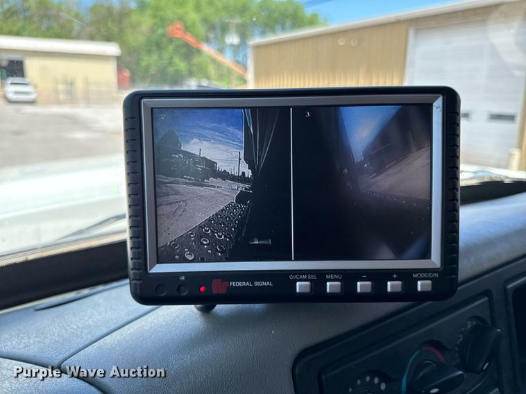 image for item DQ6670 2016 International 7400 sewer rodder truck