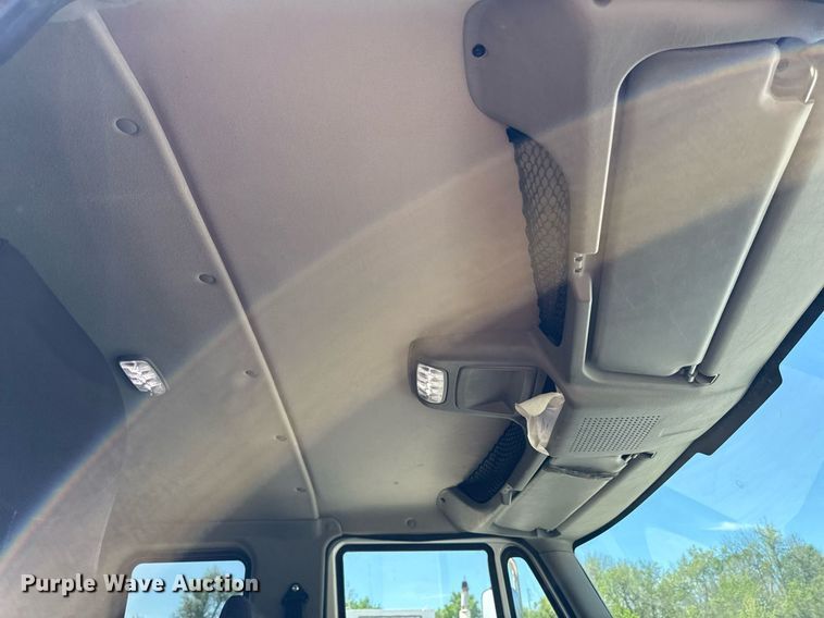 image for item DQ6670 2016 International 7400 sewer rodder truck