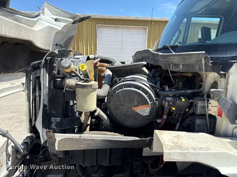 image for item DQ6670 2016 International 7400 sewer rodder truck