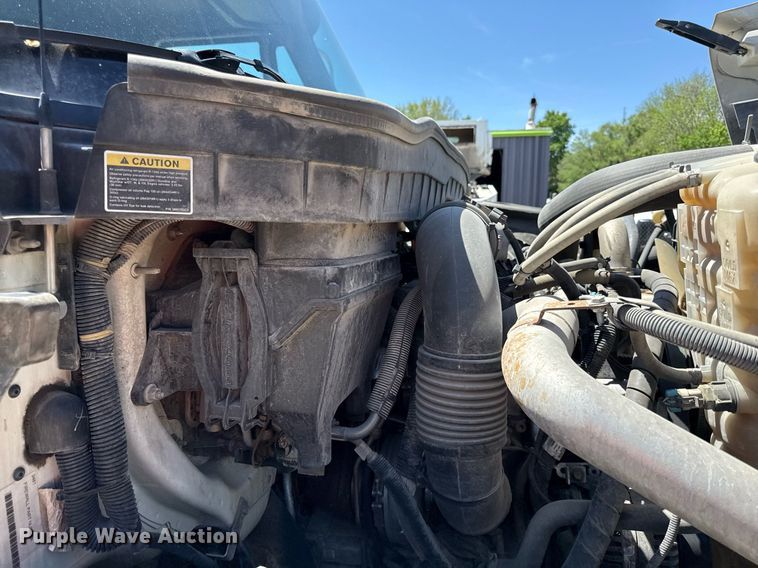 image for item DQ6670 2016 International 7400 sewer rodder truck