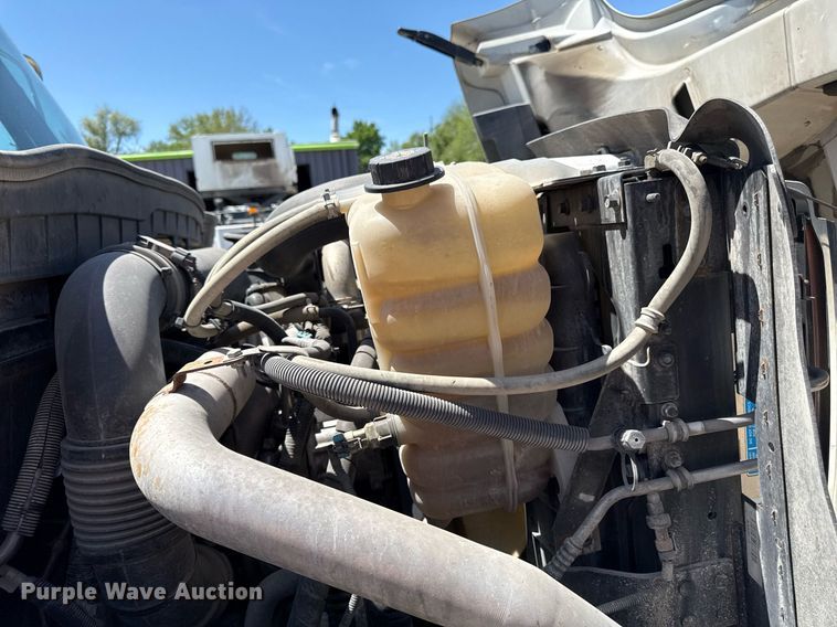 image for item DQ6670 2016 International 7400 sewer rodder truck