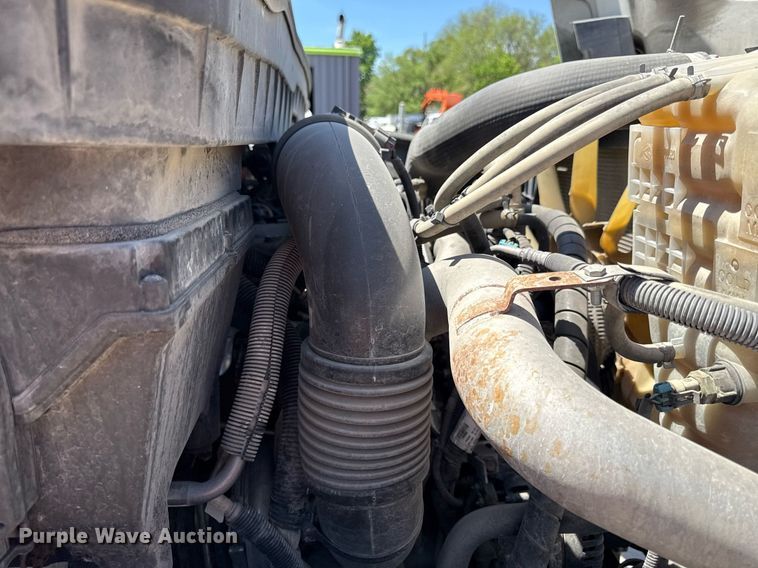 image for item DQ6670 2016 International 7400 sewer rodder truck