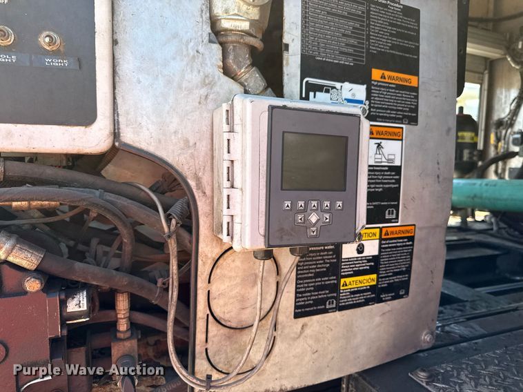 image for item DQ6670 2016 International 7400 sewer rodder truck