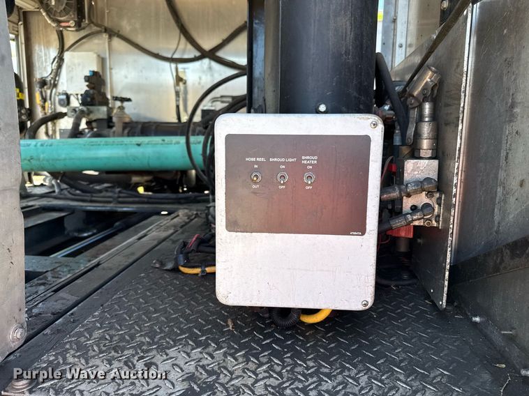 image for item DQ6670 2016 International 7400 sewer rodder truck