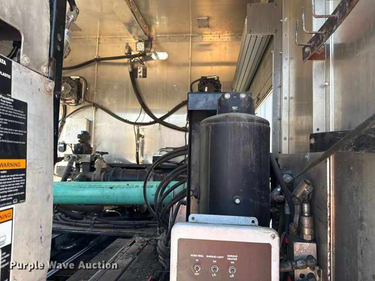 image for item DQ6670 2016 International 7400 sewer rodder truck