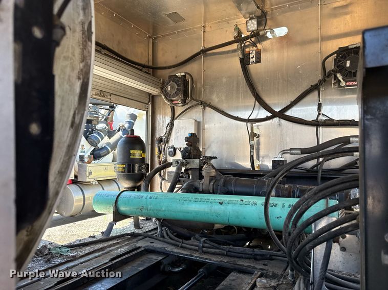 image for item DQ6670 2016 International 7400 sewer rodder truck