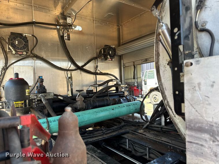 image for item DQ6670 2016 International 7400 sewer rodder truck