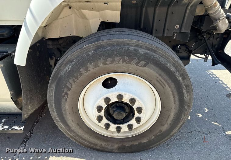 image for item DQ6670 2016 International 7400 sewer rodder truck