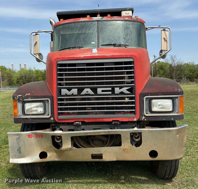 image for item DS3671 2007 Mack CHN613 dump truck