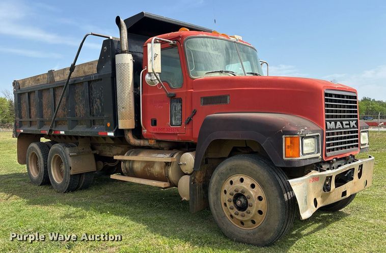 image for item DS3671 2007 Mack CHN613 dump truck
