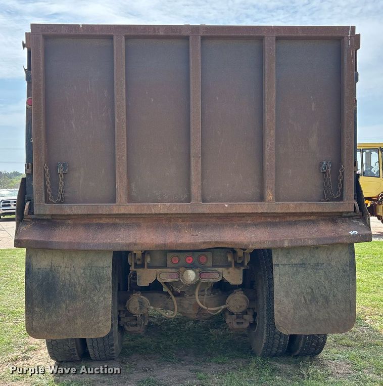 image for item DS3671 2007 Mack CHN613 dump truck