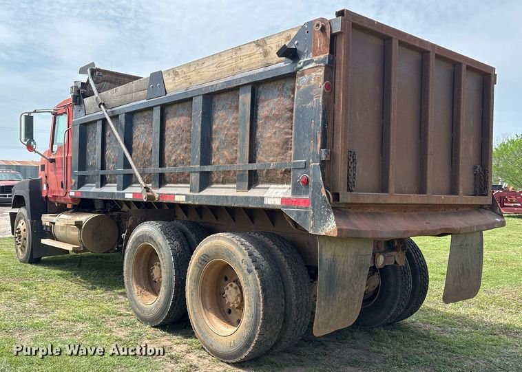 image for item DS3671 2007 Mack CHN613 dump truck