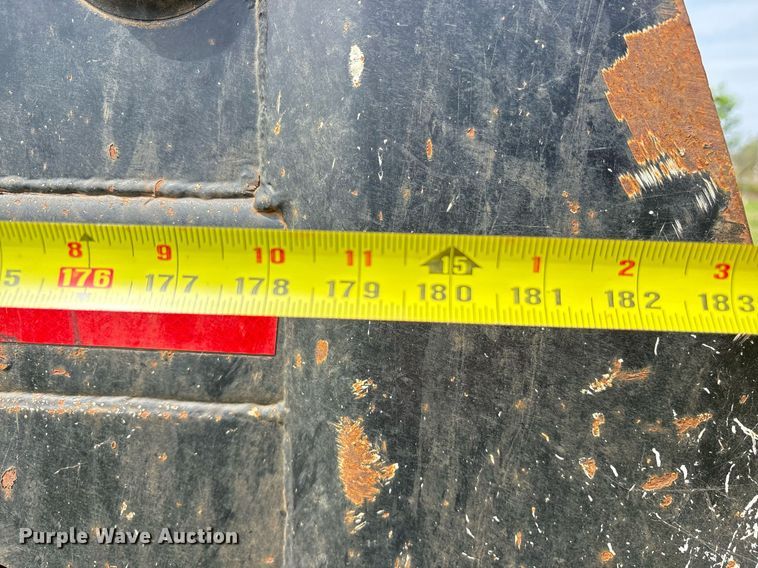 image for item DS3671 2007 Mack CHN613 dump truck