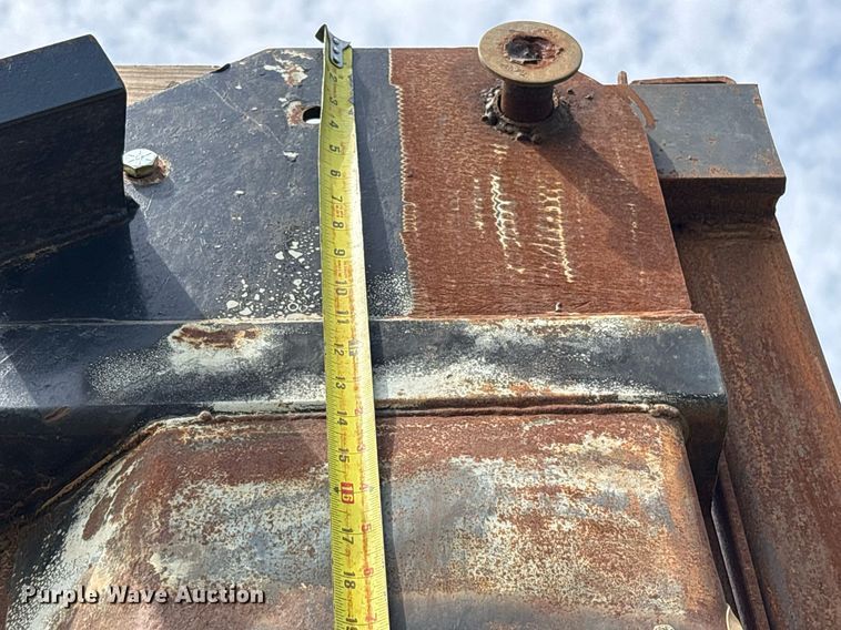 image for item DS3671 2007 Mack CHN613 dump truck