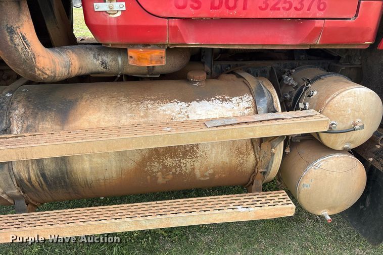 image for item DS3671 2007 Mack CHN613 dump truck