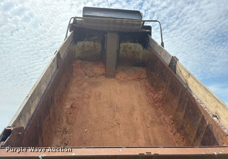 image for item DS3671 2007 Mack CHN613 dump truck