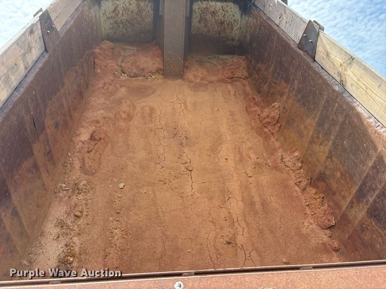 image for item DS3671 2007 Mack CHN613 dump truck