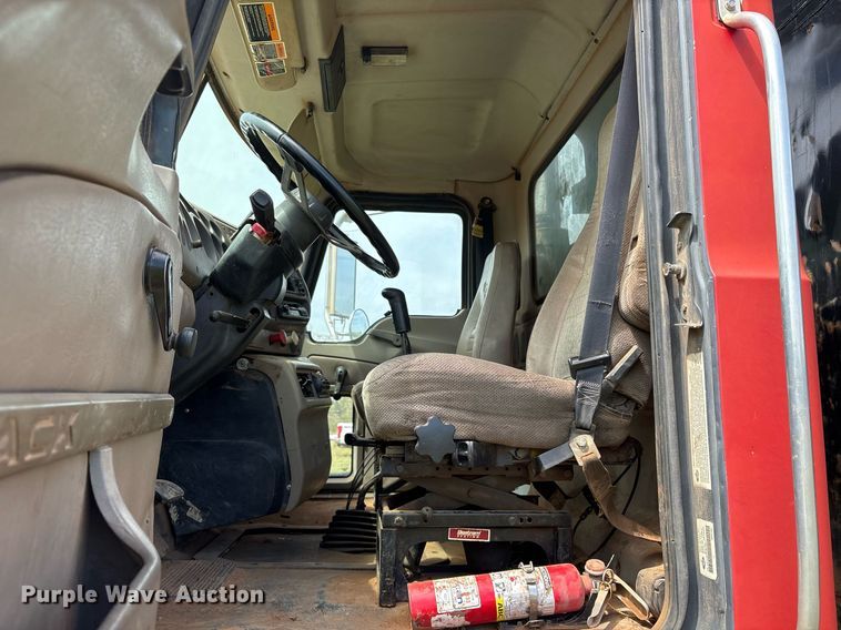 image for item DS3671 2007 Mack CHN613 dump truck