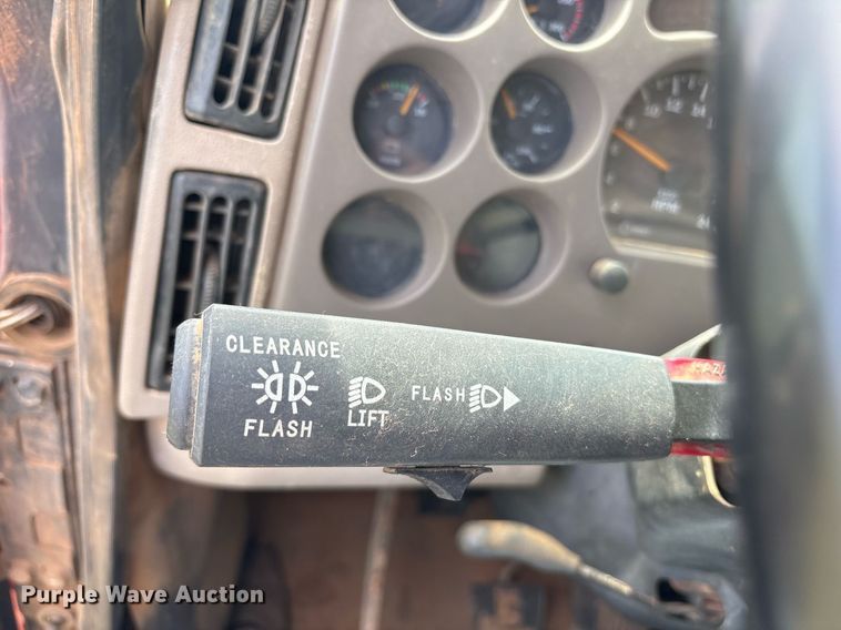 image for item DS3671 2007 Mack CHN613 dump truck