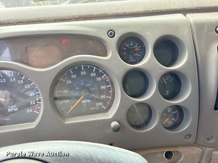 image for item DS3671 2007 Mack CHN613 dump truck