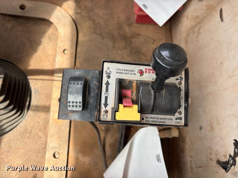 image for item DS3671 2007 Mack CHN613 dump truck