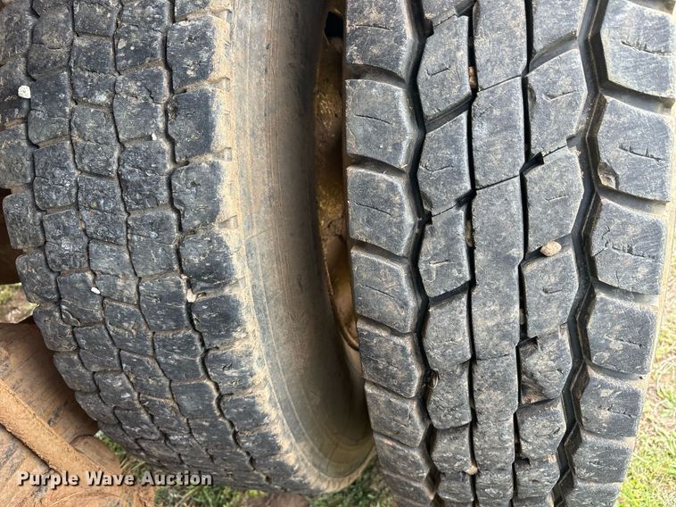 image for item DS3671 2007 Mack CHN613 dump truck