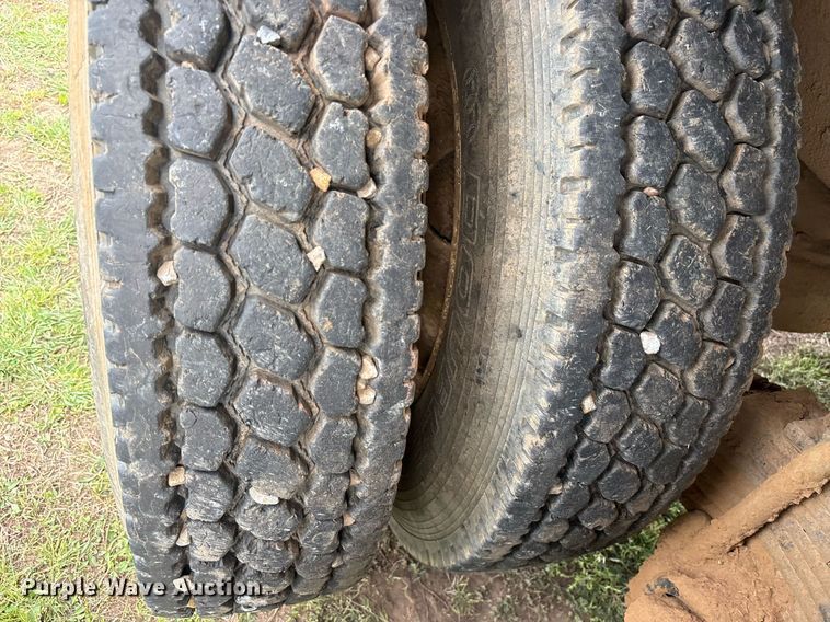 image for item DS3671 2007 Mack CHN613 dump truck