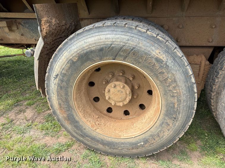 image for item DS3671 2007 Mack CHN613 dump truck