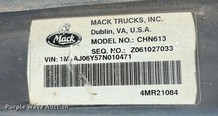 image for item DS3671 2007 Mack CHN613 dump truck
