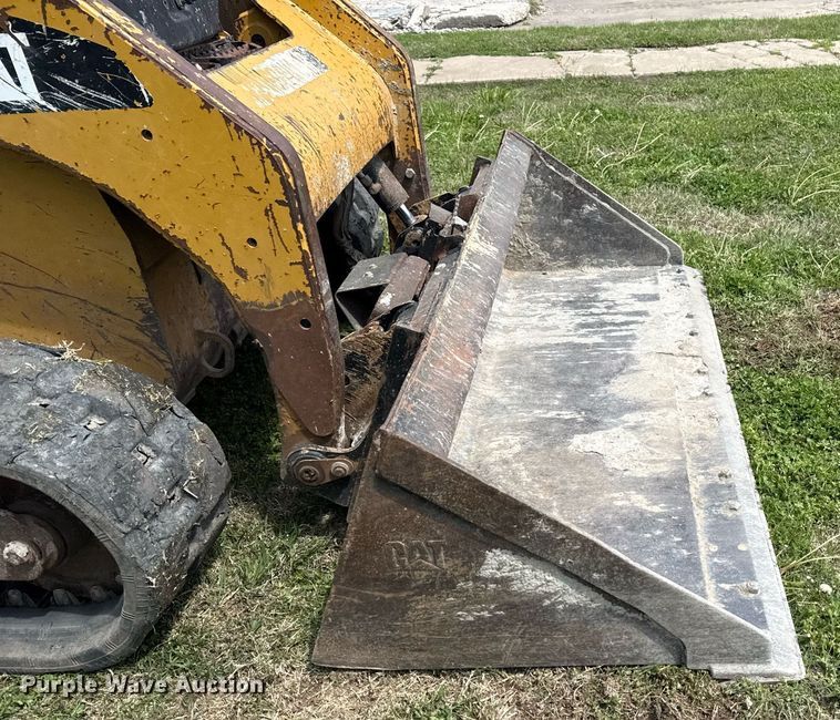 image for item DS3677 2012 Caterpillar 259B3 tracked skid steer loader