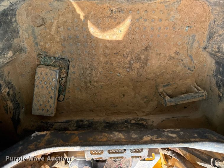 image for item DS3678 2015 John Deere 329E tracked skid steer loader