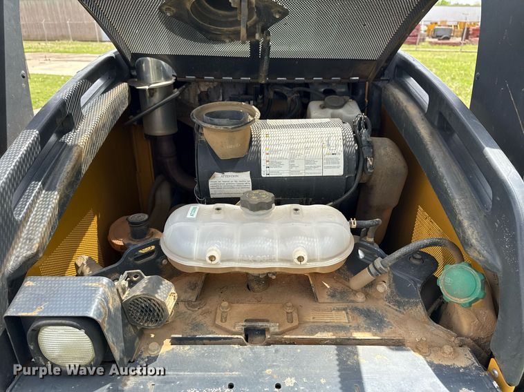 image for item DS3678 2015 John Deere 329E tracked skid steer loader