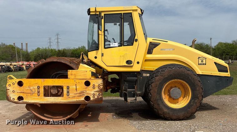 image for item DS3679 2013 Bomag BW 211 D-50 single drum vibratory roller