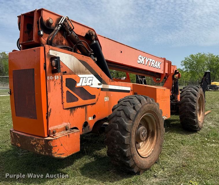 image for item DS3680 2013 JLG 10042 telehandler