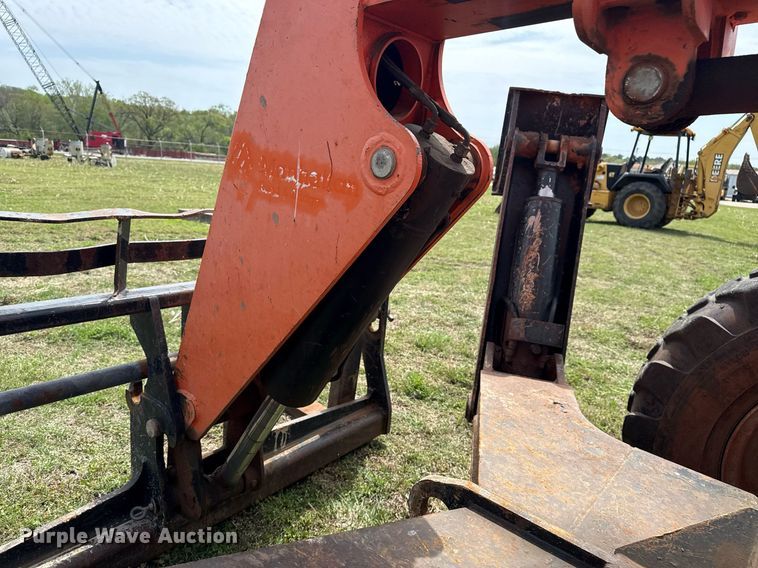 image for item DS3680 2013 JLG 10042 telehandler