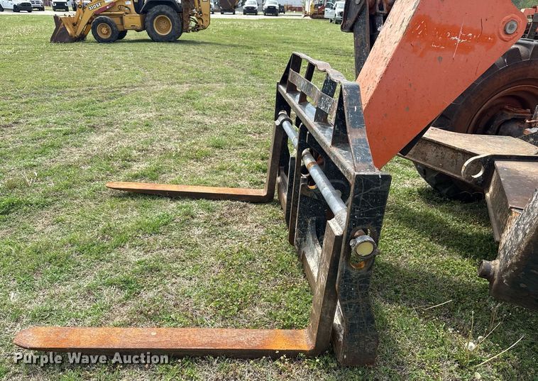 image for item DS3680 2013 JLG 10042 telehandler