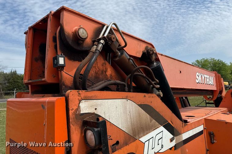 image for item DS3680 2013 JLG 10042 telehandler
