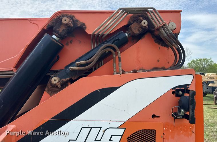 image for item DS3680 2013 JLG 10042 telehandler