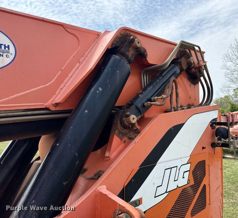 image for item DS3680 2013 JLG 10042 telehandler