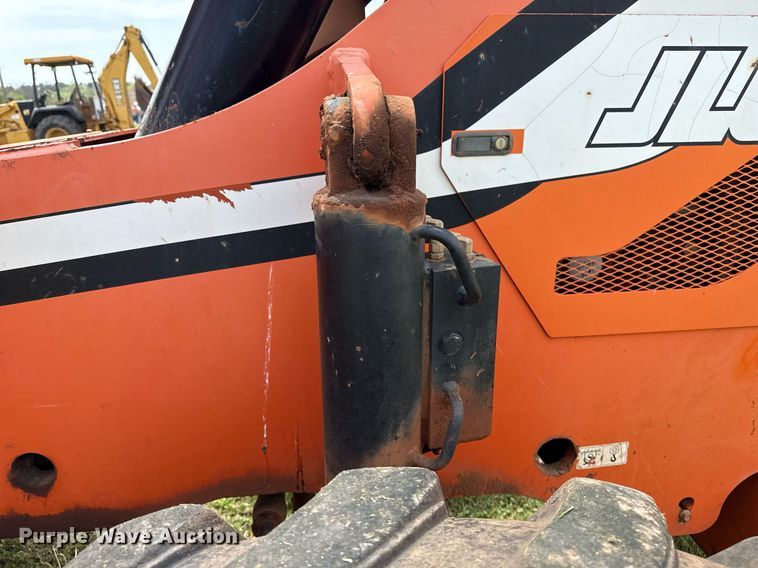 image for item DS3680 2013 JLG 10042 telehandler