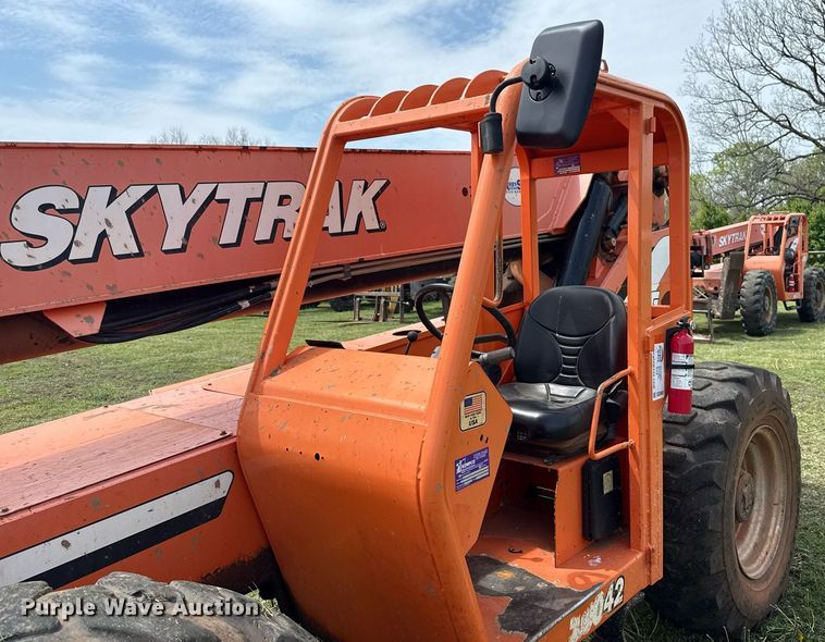 image for item DS3680 2013 JLG 10042 telehandler