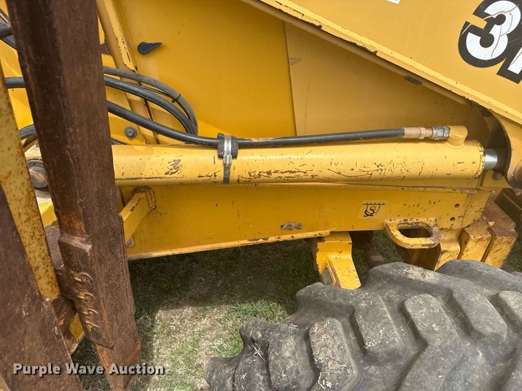 image for item DS3681 John Deere 310SE backhoe