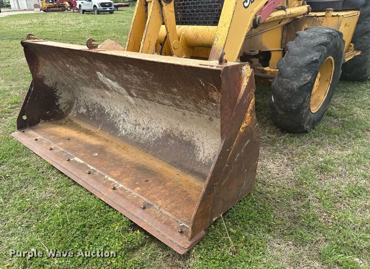 image for item DS3681 John Deere 310SE backhoe