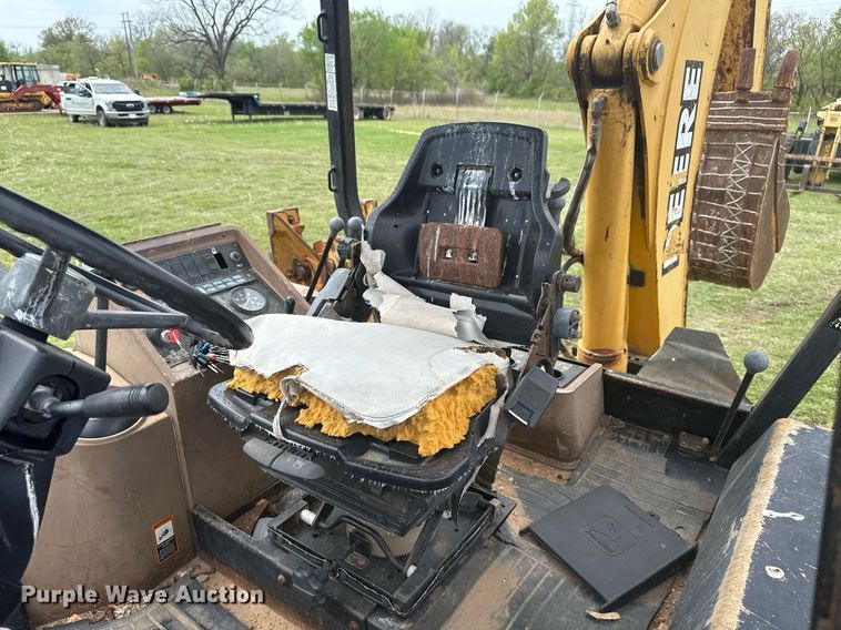 image for item DS3681 John Deere 310SE backhoe