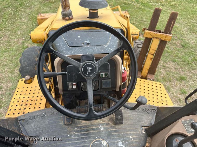 image for item DS3681 John Deere 310SE backhoe